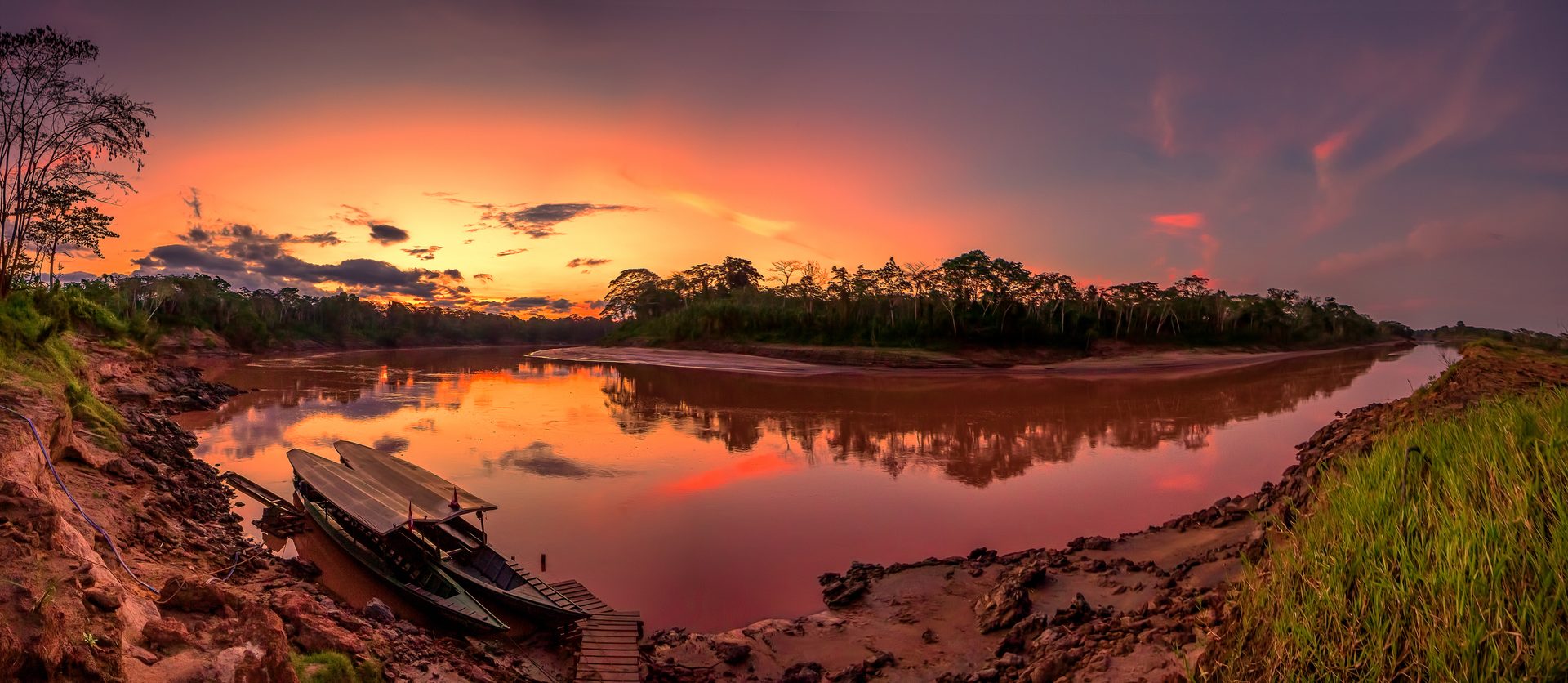 Coucher de soleil sur le fleuve Amazone, Puerto Maldonado