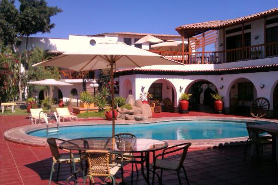 Hôtel Don Agucho – piscine