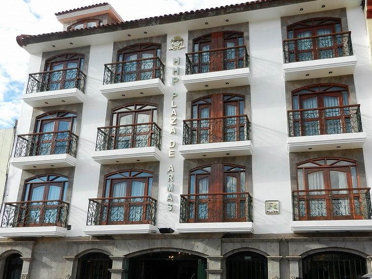 Hôtel Hacienda Plaza – façade